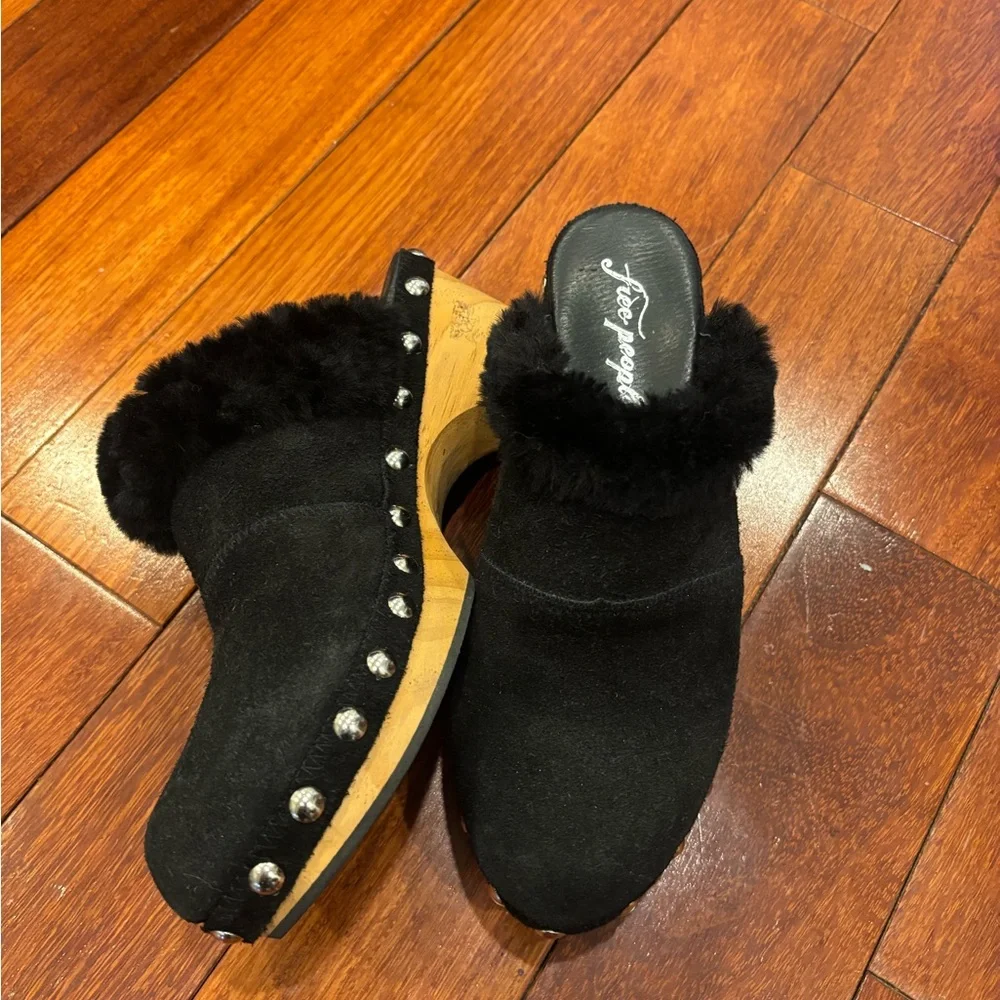 Free People Shearling chalet clogs - Picture 1 of 5